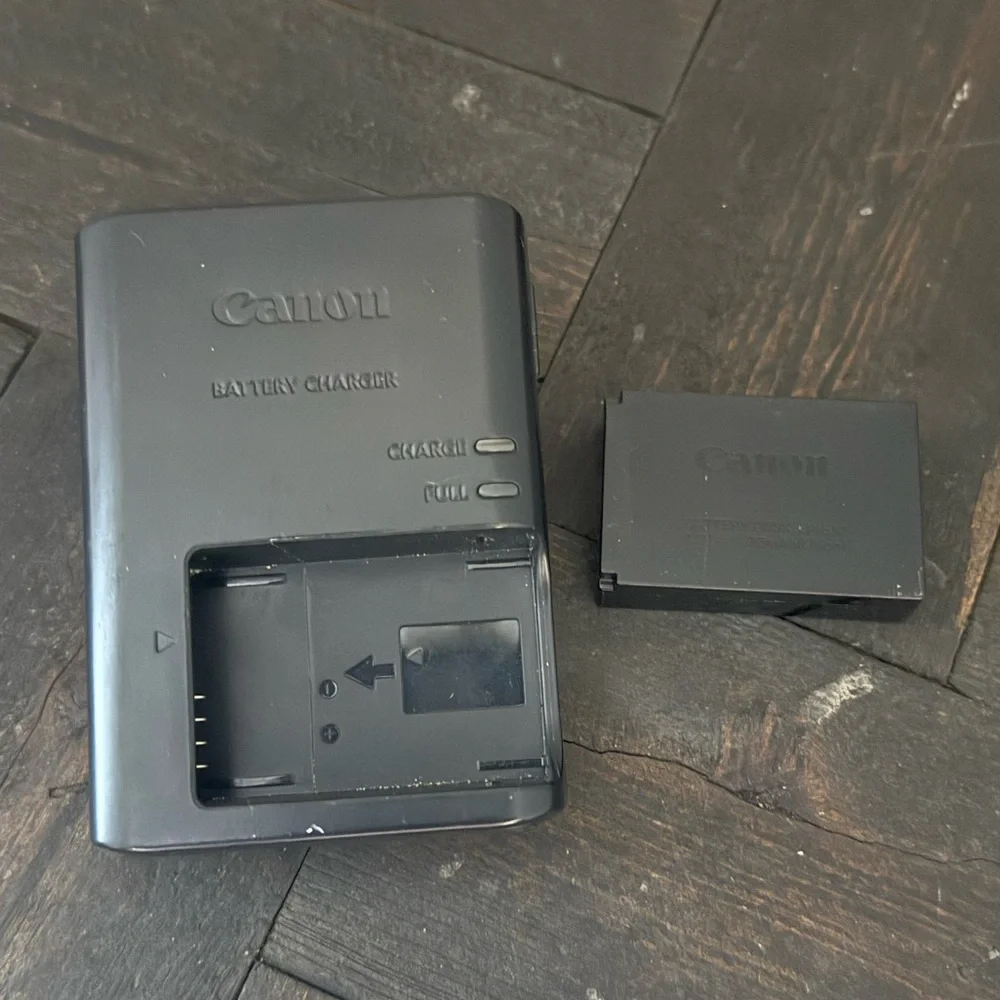 Canon Battery Charger LC-E12 with Battery